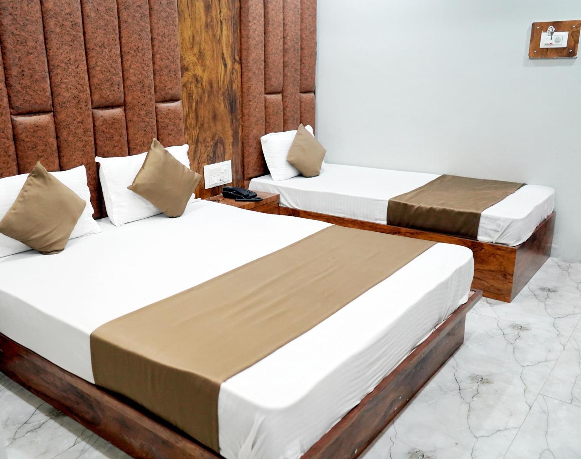 Hotel Pr Villa Γκαντχιναγκάρ Εξωτερικό φωτογραφία